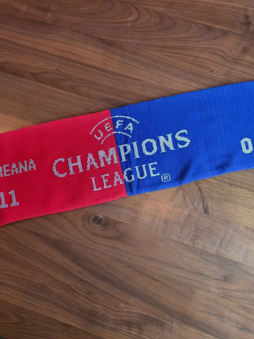 UEFA Champions League 2011 Red & Blue Scarf Soccer Apoel FC Donbass Arena